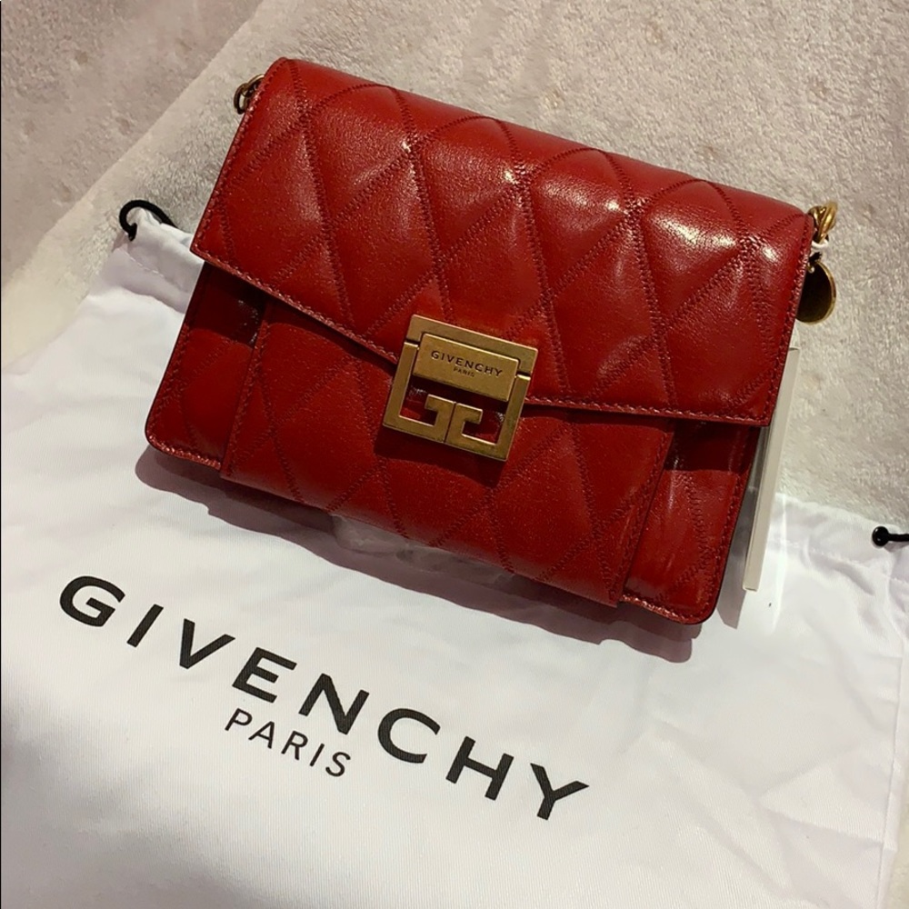 ‼️GIVENCHY GV3 Small Leather Shoulder Bag‼️